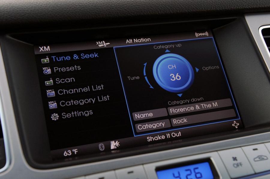  Hyundai Genesis 2012 года  (фото 9 из 73)
